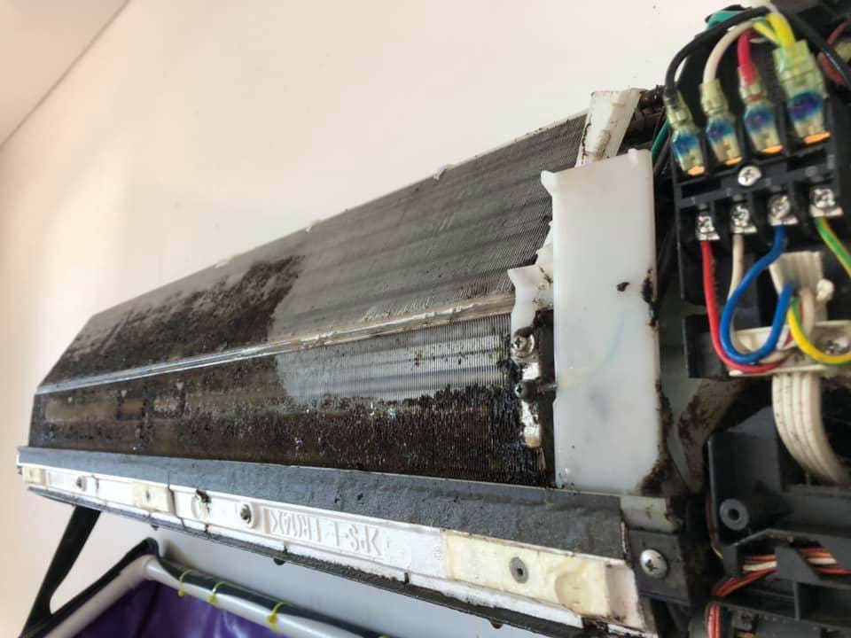 split system air con cleaning